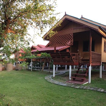 The Little Lopburi Village 외부 사진