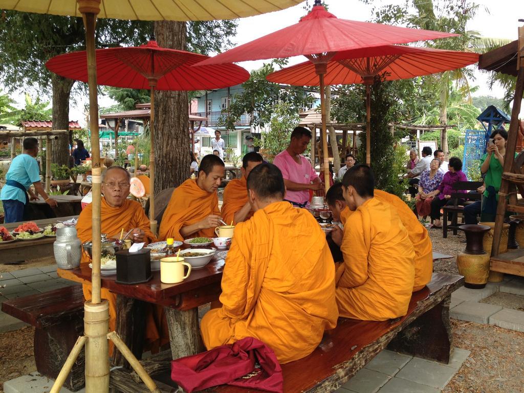 The Little Lopburi Village 외부 사진