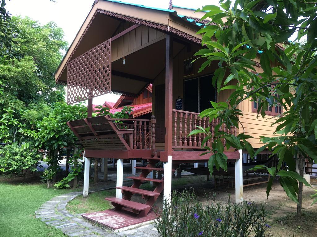 The Little Lopburi Village 외부 사진